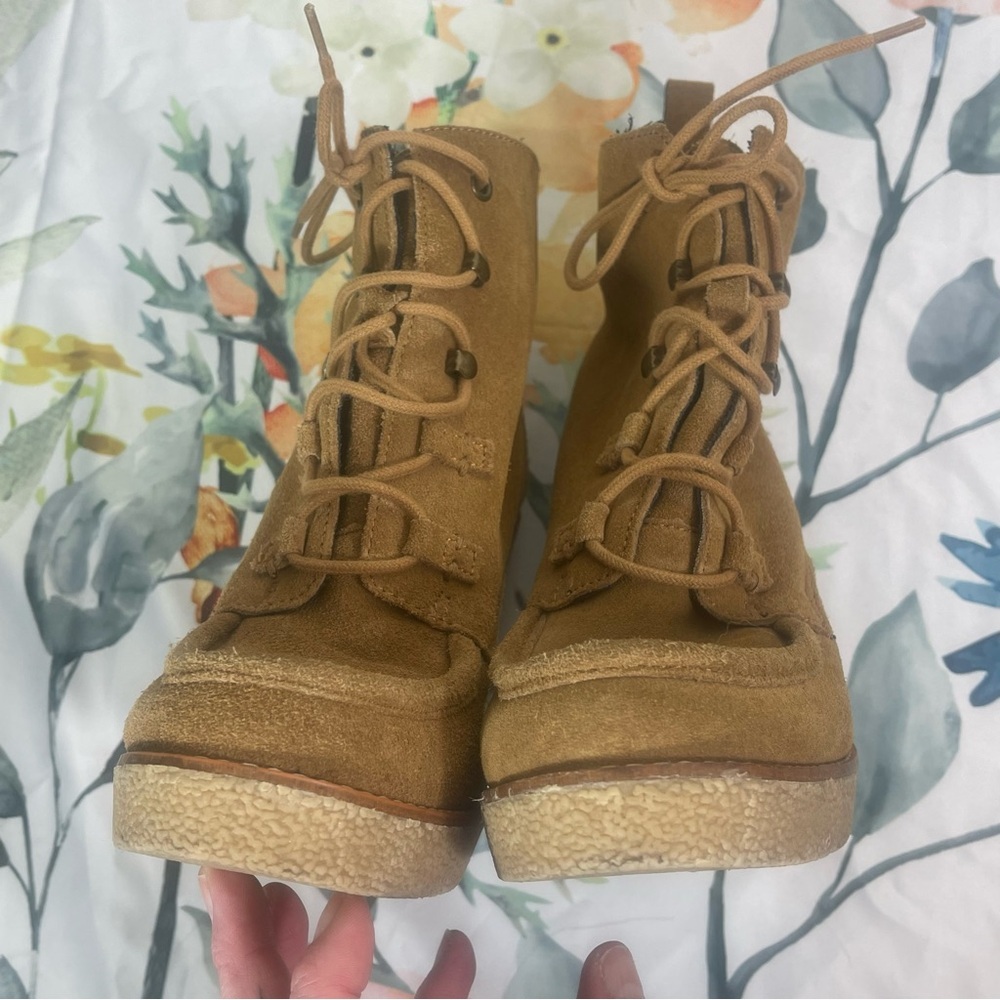 GAP Moccasin Wedge Suede Boots - Picture 4 of 7